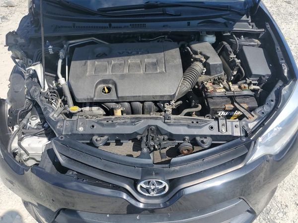 2014 TOYOTA COROLLA L/LE — Engine bay