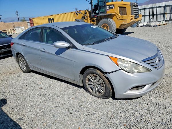 2013 HYUNDAI SONATA Middle-low level — Passenger 3/4