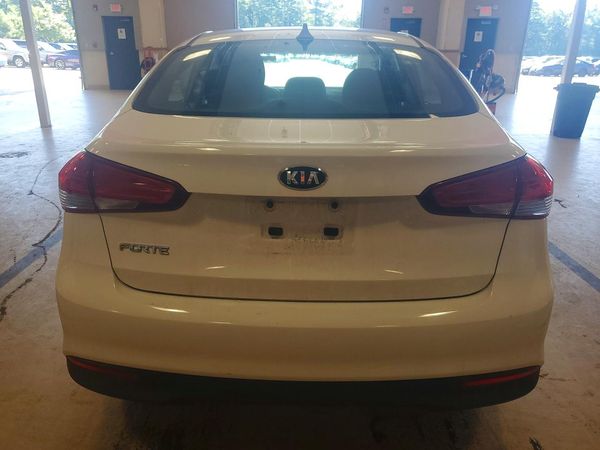 2017 KIA FORTE LX Base