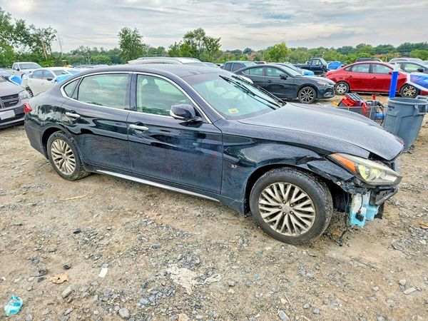 2016 INFINITI Q70L — Passenger 3/4