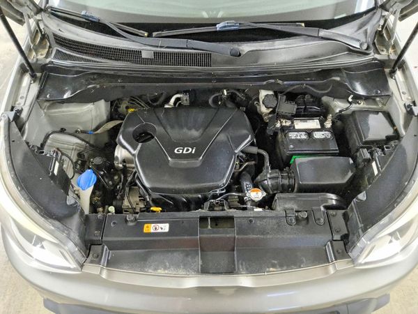 2016 KIA SOUL Plus — Engine bay