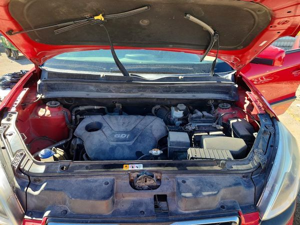 2013 KIA SOUL All Trims — Engine bay