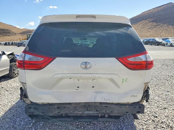 2017 TOYOTA SIENNA — DIRR