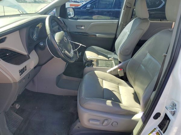 2017 TOYOTA SIENNA — DENT