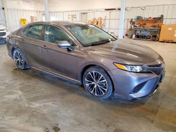 2019 TOYOTA CAMRY L/LE/SE/XLE — Passenger 3/4