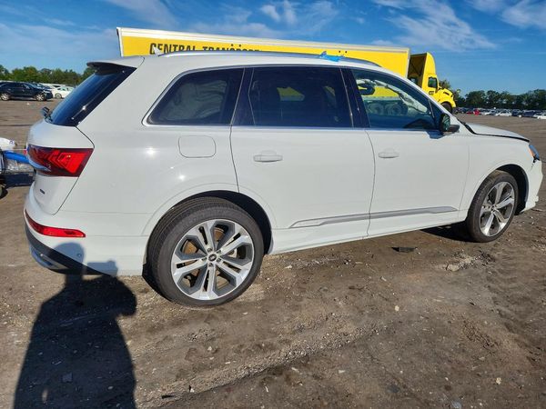 2021 AUDI Q7 quattro Premium Plus