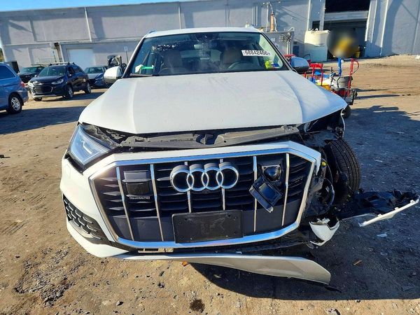 2021 AUDI Q7 quattro Premium Plus