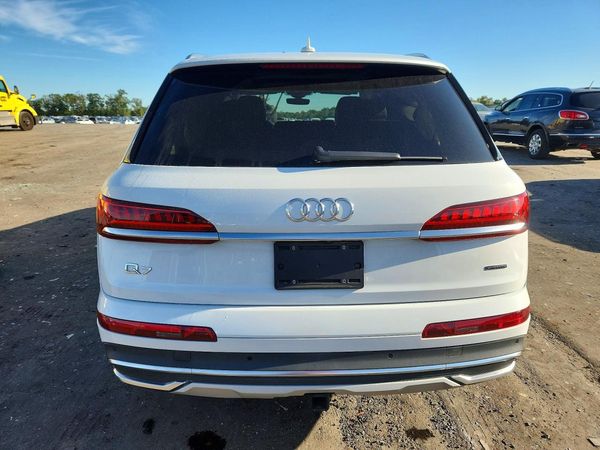 2021 AUDI Q7 quattro Premium Plus