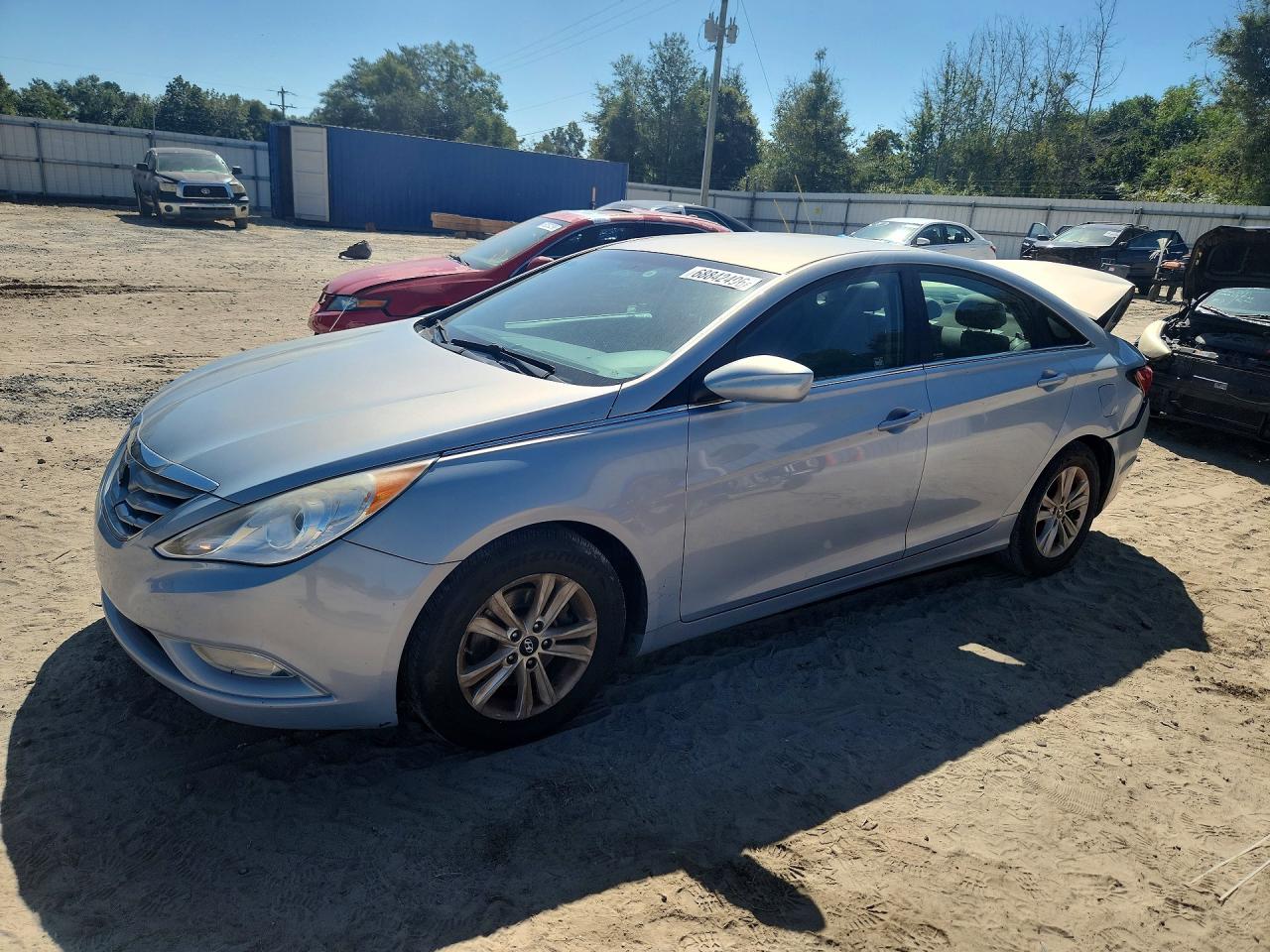 2013 HYUNDAI SONATA GLS/ GLS Popular — Front 3/4