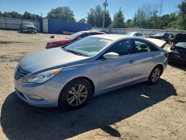 2013 HYUNDAI SONATA GLS/ GLS Popular — Front 3/4