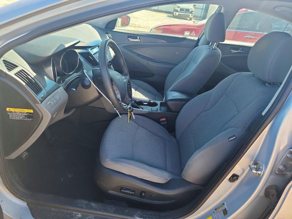 2013 HYUNDAI SONATA GLS/ GLS Popular — DENT