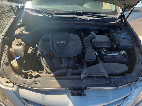 2013 HYUNDAI SONATA GLS/ GLS Popular — Engine bay