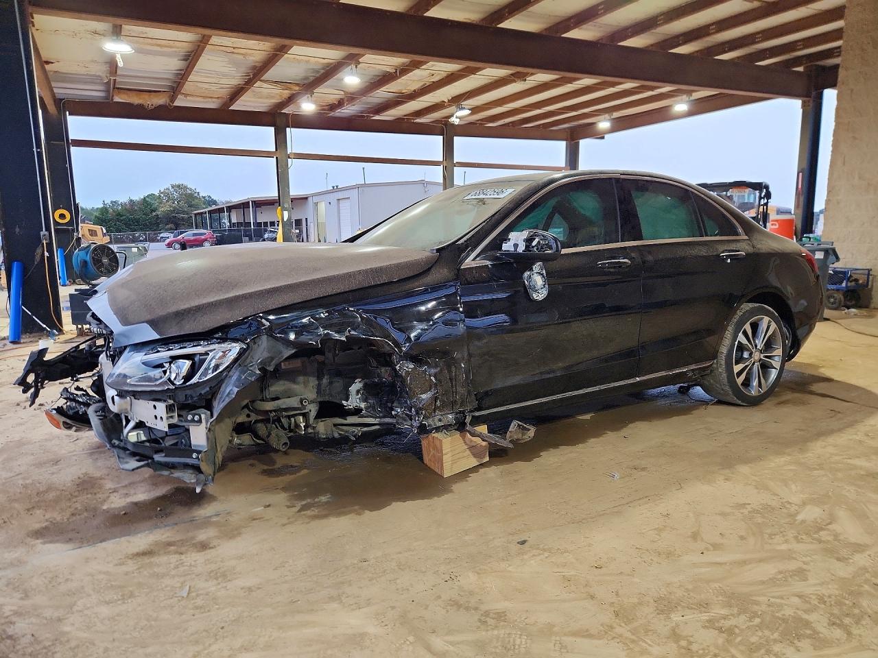 2017 MERCEDES-BENZ C-CLASS C300 — Front 3/4