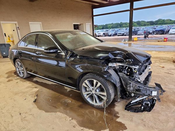 2017 MERCEDES-BENZ C-CLASS C300 — Passenger 3/4