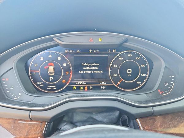 2018 AUDI Q5 quattro Premium Plus
