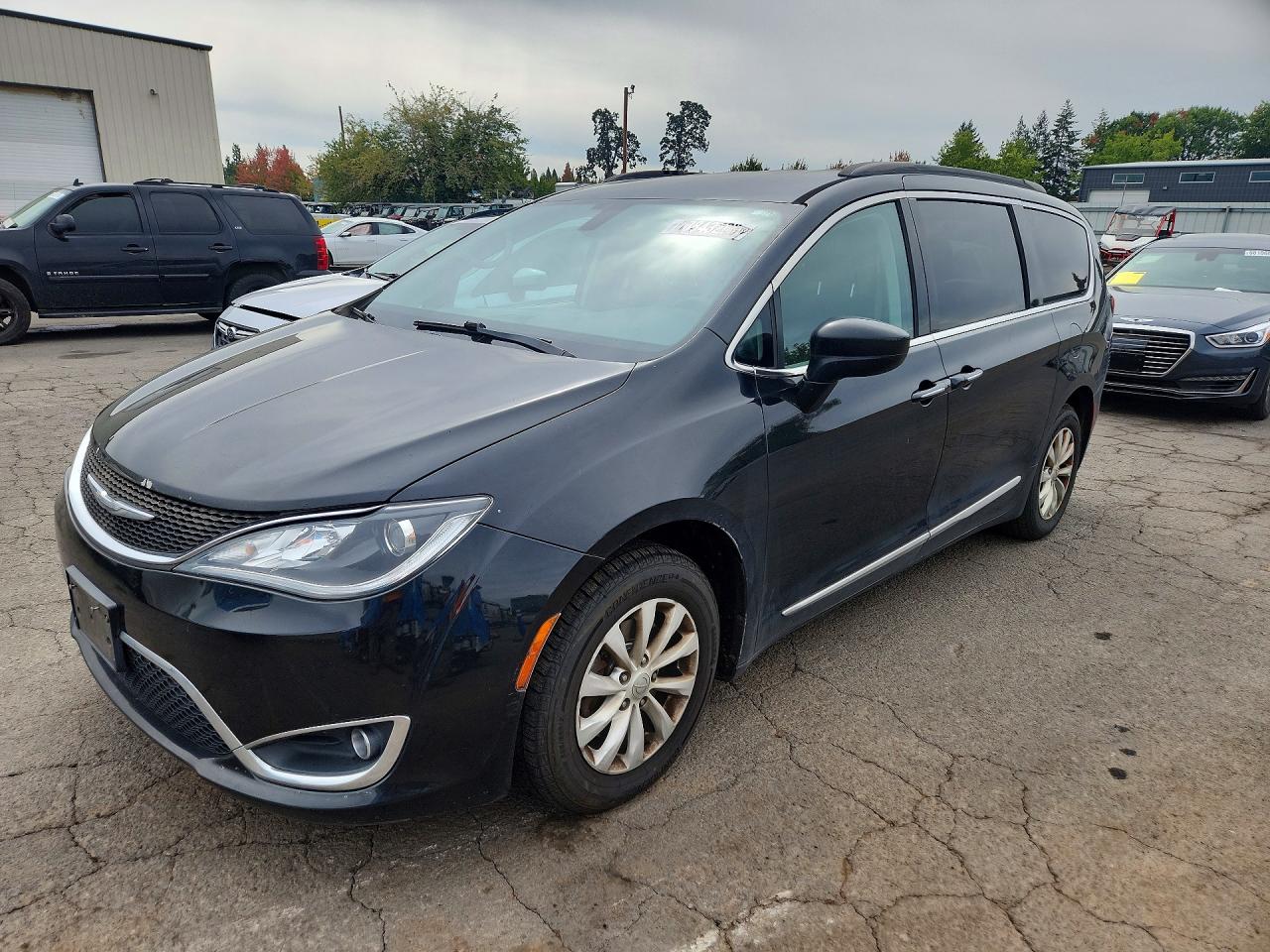 2017 CHRYSLER PACIFICA Touring L