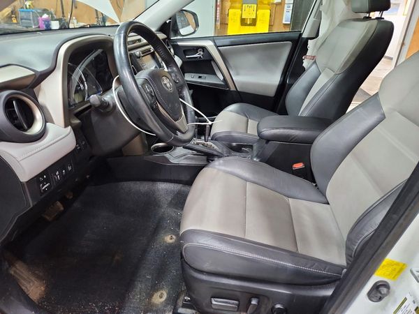 2014 TOYOTA RAV4 High — DENT