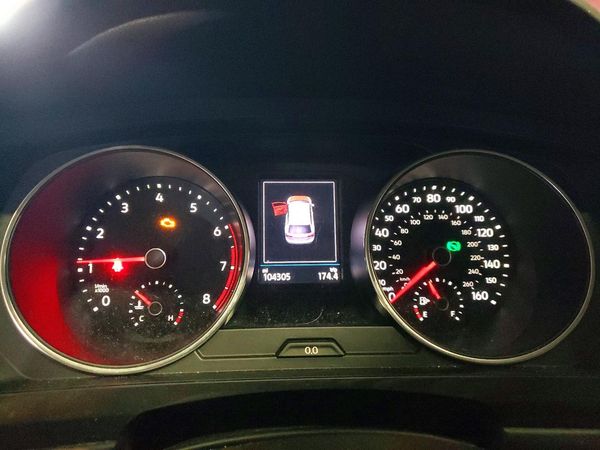 2018 VOLKSWAGEN TIGUAN SE, SEL