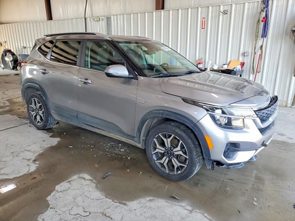 2021 KIA SELTOS — Passenger 3/4