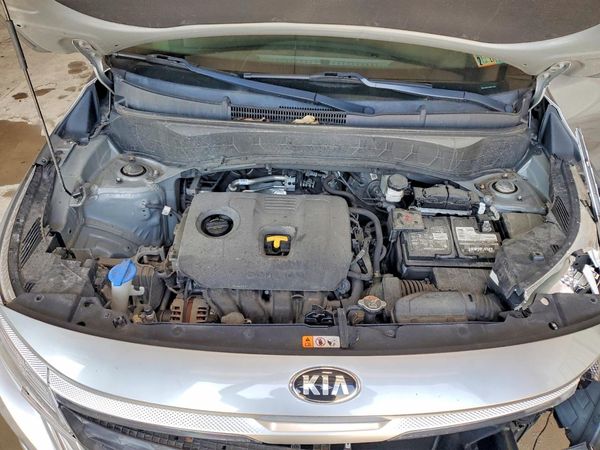 2021 KIA SELTOS — Engine bay