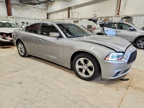 2013 DODGE CHARGER SE