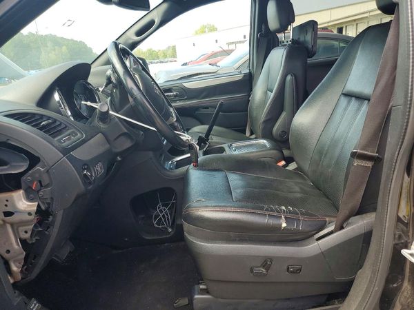 2019 DODGE GRAND CARAVAN — DENT