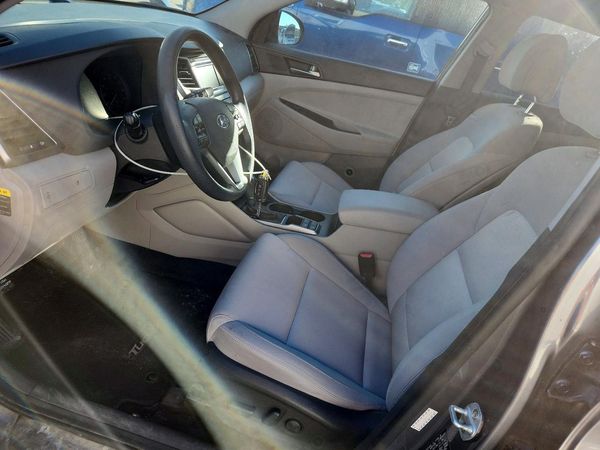 2017 HYUNDAI TUCSON — DENT