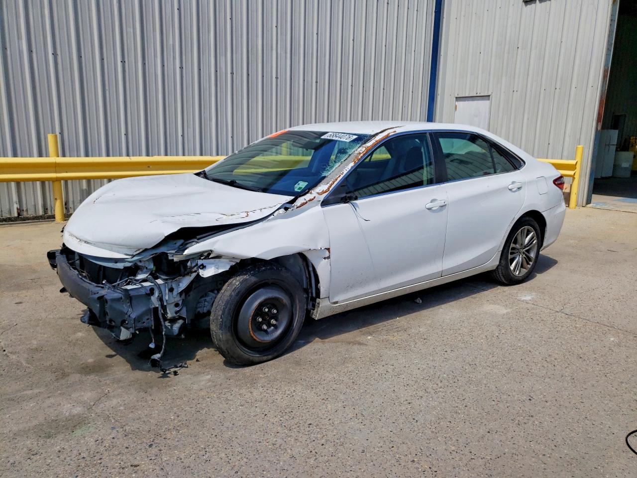 2015 TOYOTA CAMRY — Front 3/4