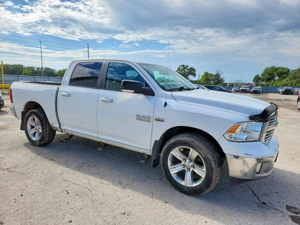2014 RAM 1500 SLT — Passenger 3/4