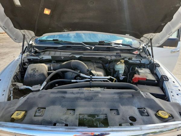 2014 RAM 1500 SLT — Engine bay