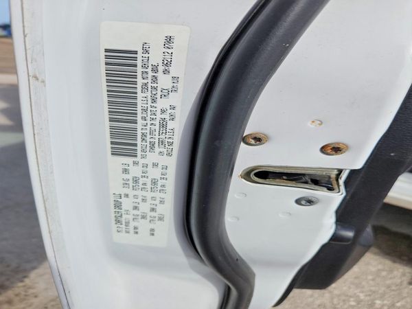2014 RAM 1500 SLT — VINS