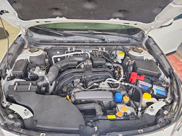 2021 SUBARU OUTBACK — Engine bay