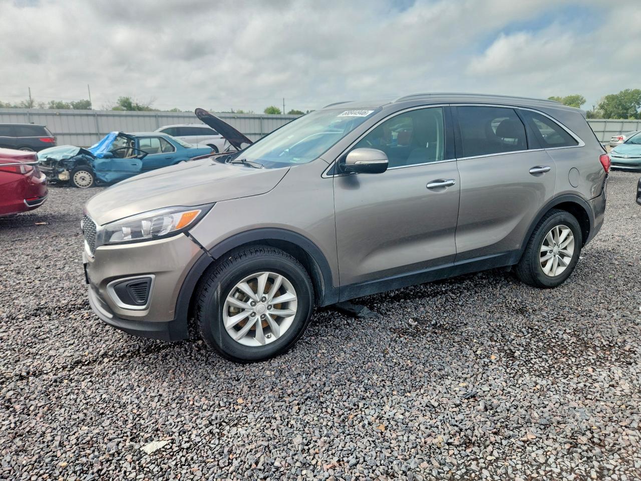 2016 KIA SORENTO L / LX