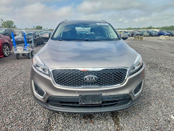 2016 KIA SORENTO L / LX