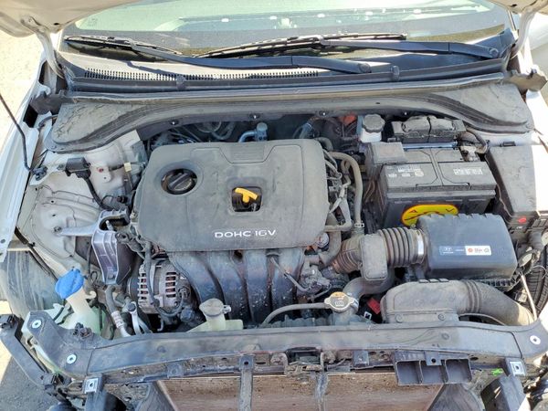 2017 HYUNDAI ELANTRA SE Base