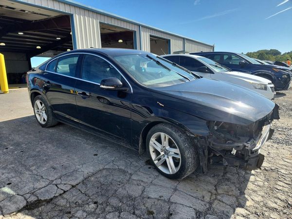 2015 VOLVO S60 Premier (non R design)