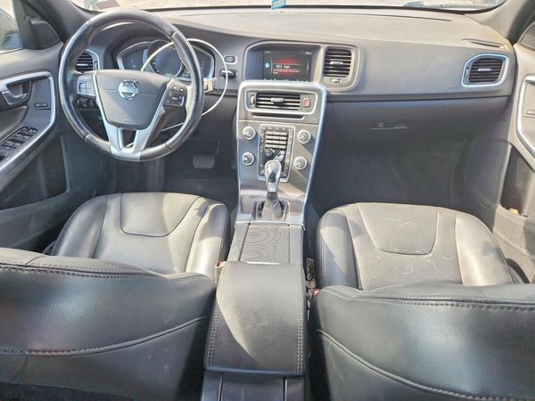 2015 VOLVO S60 Premier (non R design)