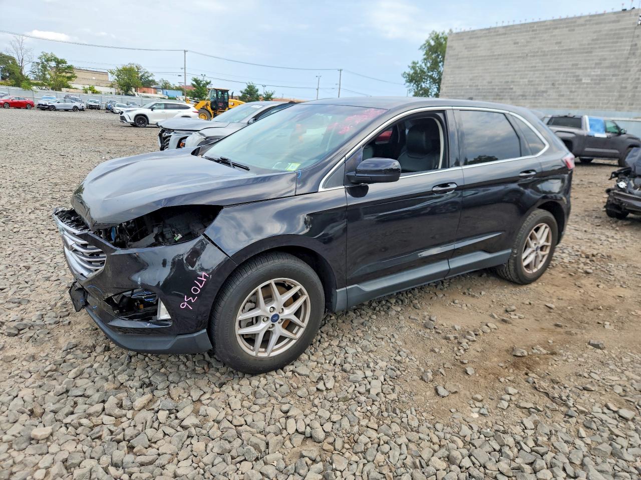 2021 FORD EDGE — Front 3/4