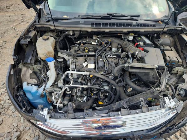 2021 FORD EDGE — Engine bay