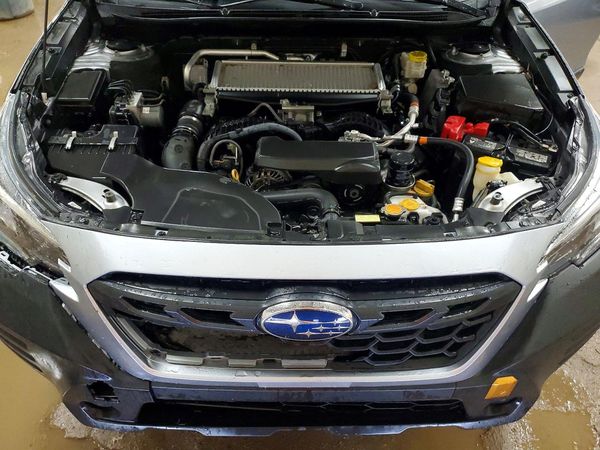 2022 SUBARU OUTBACK — Engine bay