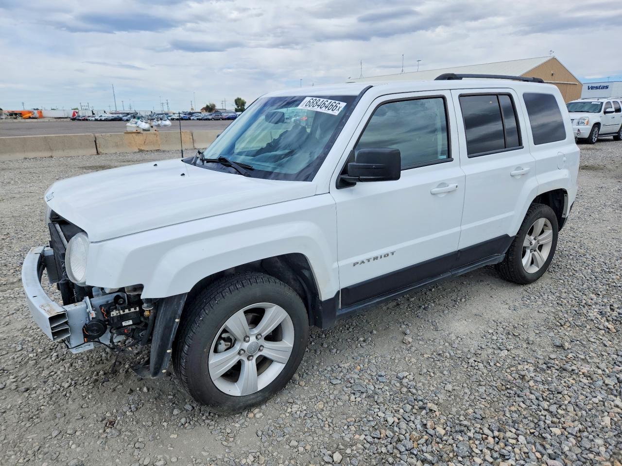 2015 JEEP PATRIOT Latitude — Front 3/4