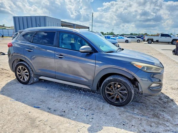2017 HYUNDAI TUCSON — Passenger 3/4