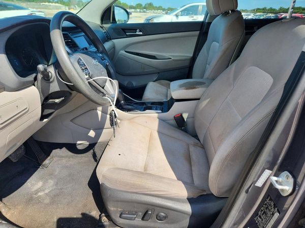 2017 HYUNDAI TUCSON — DENT