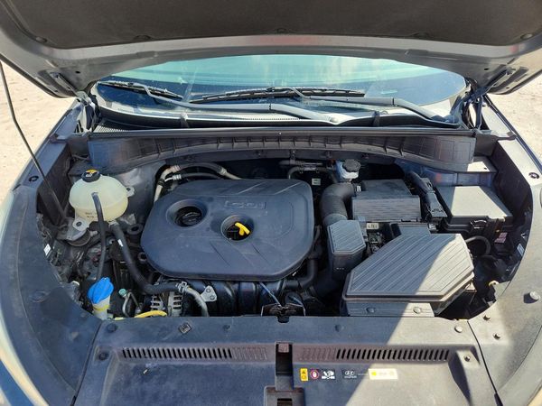 2017 HYUNDAI TUCSON — Engine bay