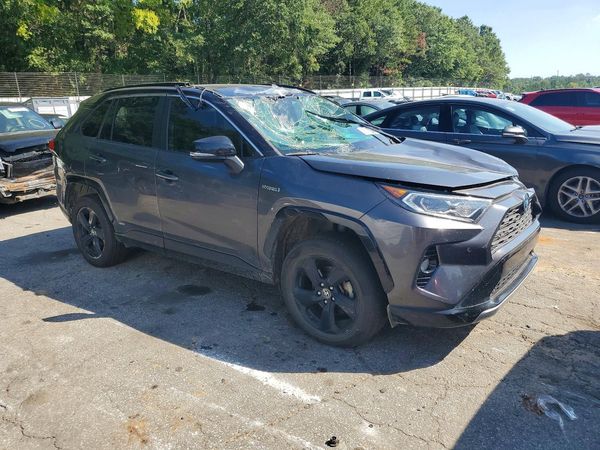 2020 TOYOTA RAV4 — Passenger 3/4
