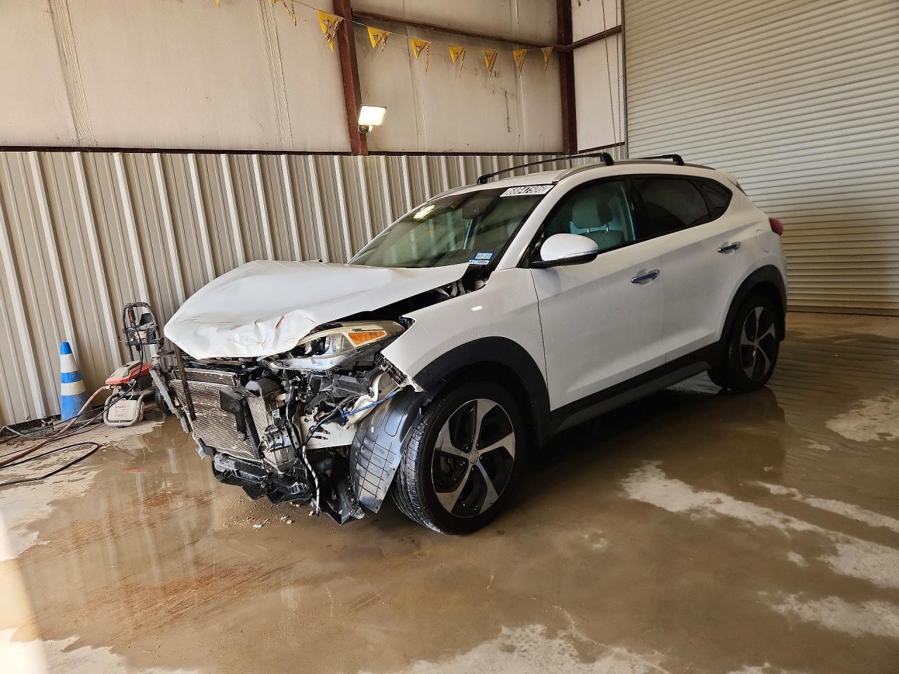 2017 HYUNDAI TUCSON — Front 3/4