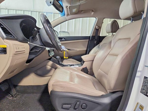 2017 HYUNDAI TUCSON — DENT