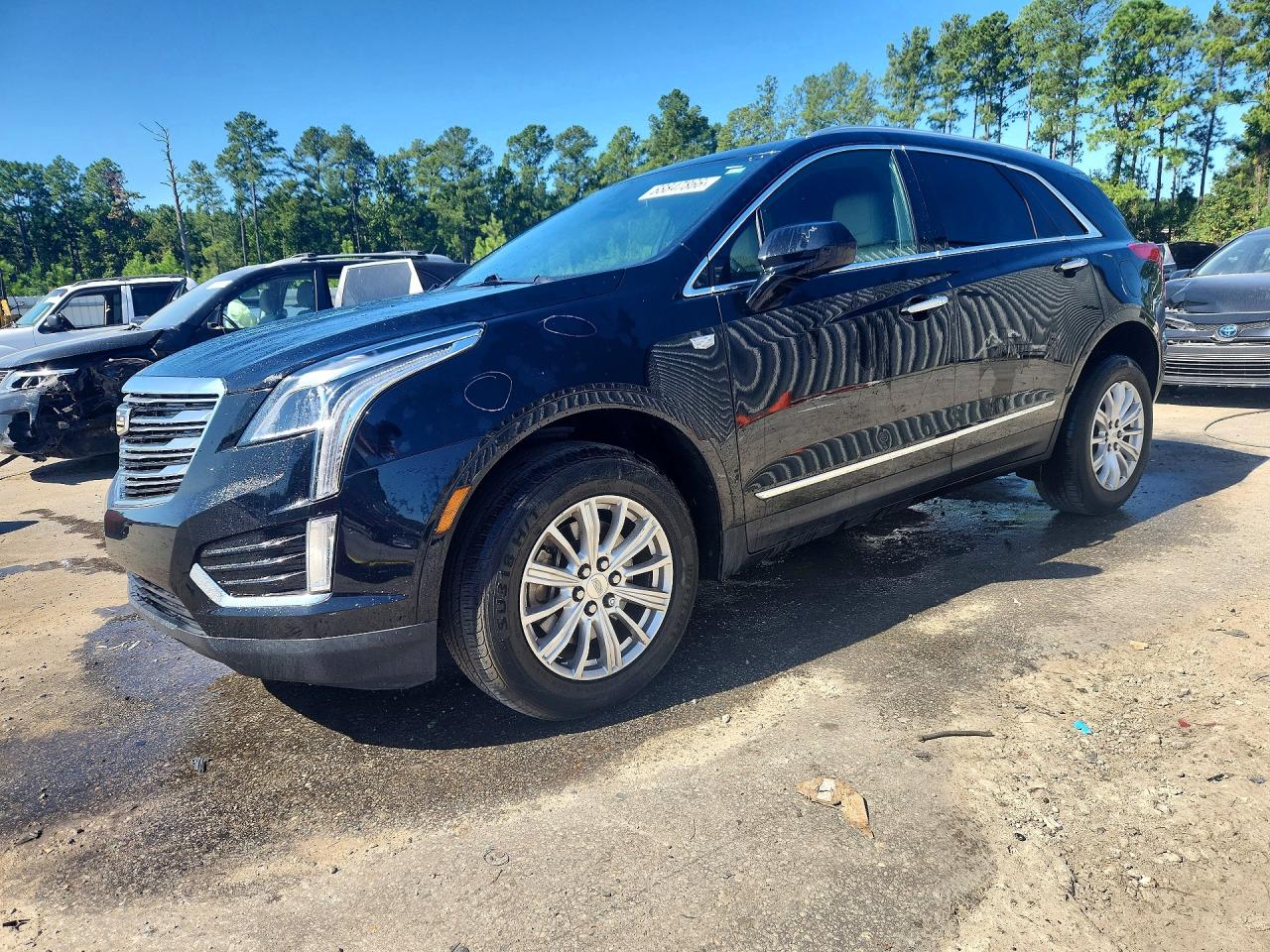2019 CADILLAC XT5 — Front 3/4