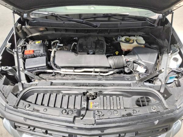 2023 CHEVROLET SILVERADO Custom — Engine bay