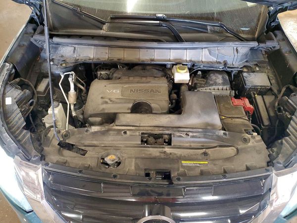 2023 NISSAN PATHFINDER SL — Engine bay